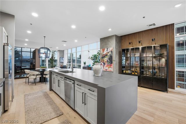 4575 Dean Martin Drive 307, Las Vegas, NV 89103