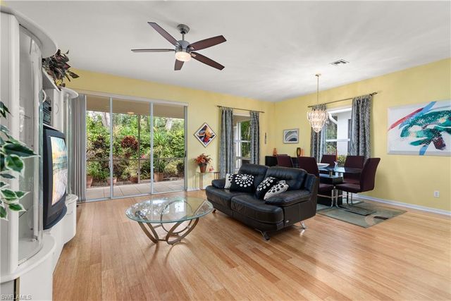 455 Crossfield CIR # 71, Naples, FL 34104