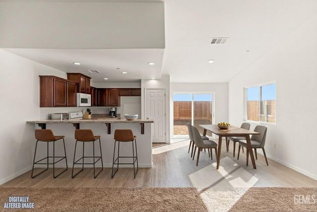 922 Aggies Avenue, Delano, CA 93215