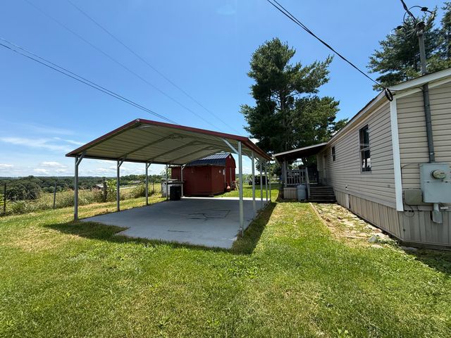76 Kelsey Lane, Pikeville, TN 37367