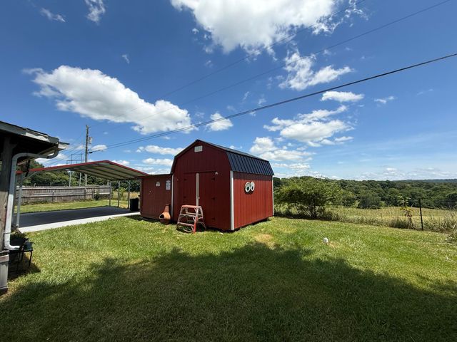 76 Kelsey Lane, Pikeville, TN 37367