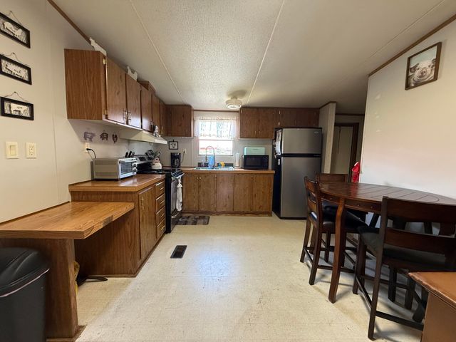 76 Kelsey Lane, Pikeville, TN 37367