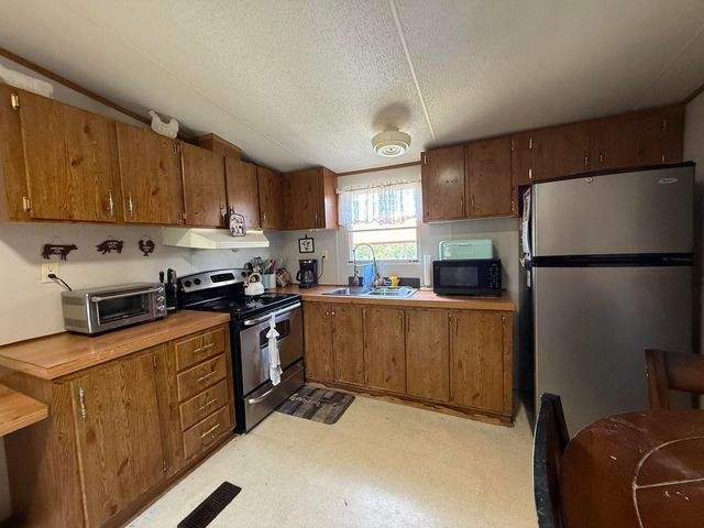 76 Kelsey Lane, Pikeville, TN 37367