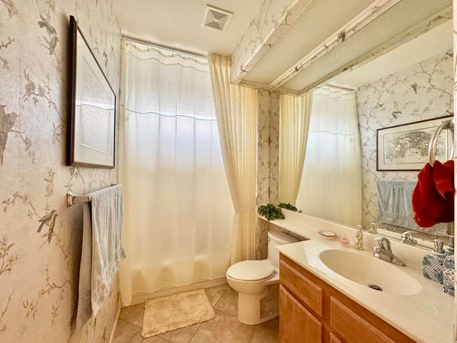 38517 Fallbrook Avenue, Palm Desert, CA 92211
