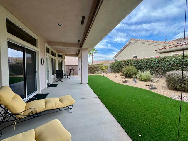 38517 Fallbrook Avenue, Palm Desert, CA 92211