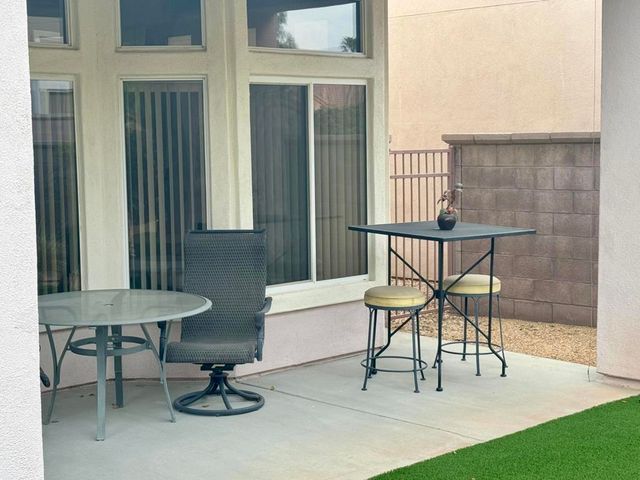38517 Fallbrook Avenue, Palm Desert, CA 92211