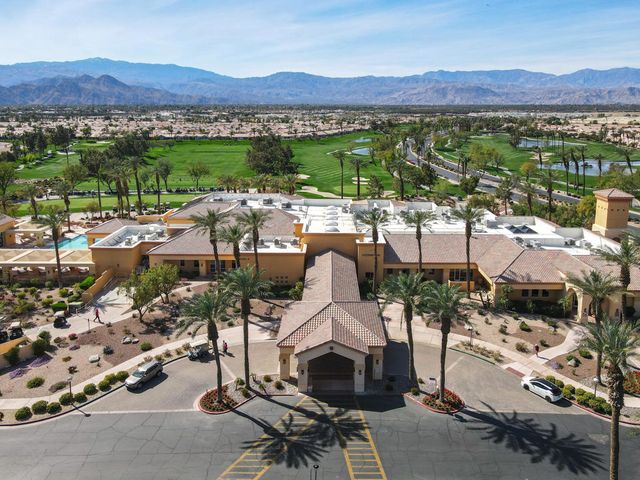 38517 Fallbrook Avenue, Palm Desert, CA 92211