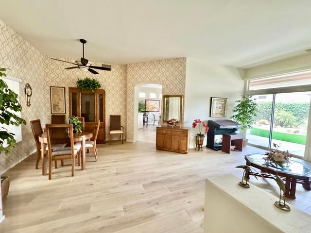 38517 Fallbrook Avenue, Palm Desert, CA 92211