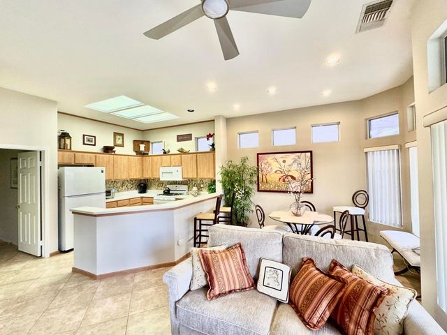 38517 Fallbrook Avenue, Palm Desert, CA 92211