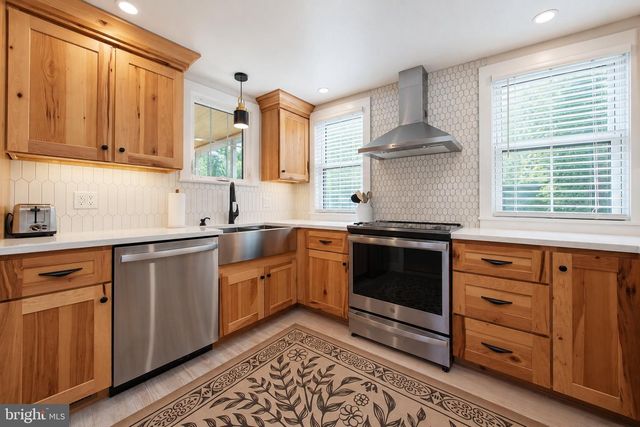 102 WEST AVE, Pitman, NJ 08071