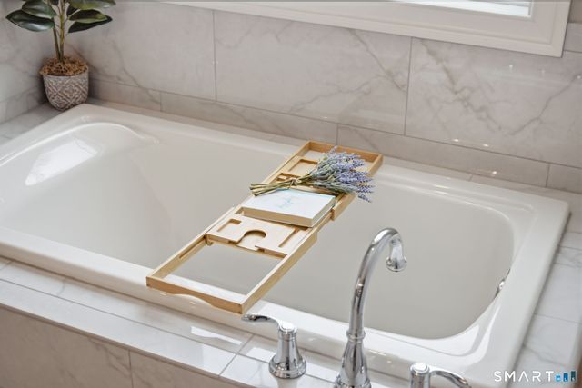 1 Elaine Drive, Suffield, CT 06093