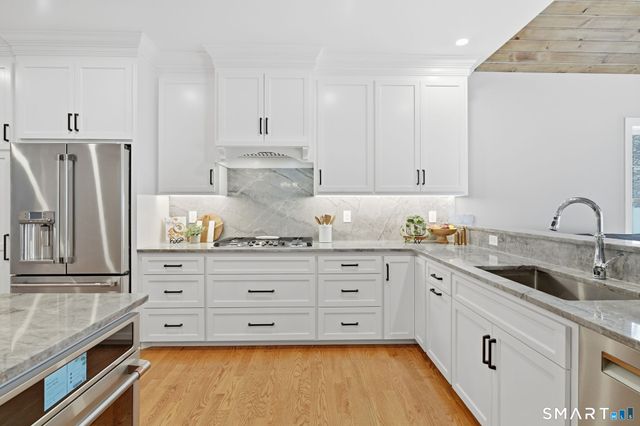 1 Elaine Drive, Suffield, CT 06093