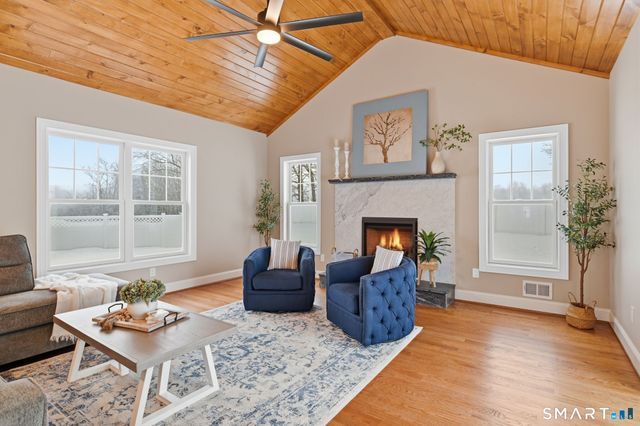 1 Elaine Drive, Suffield, CT 06093