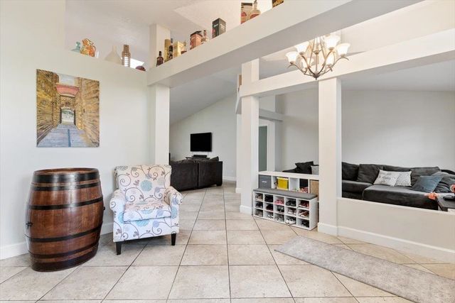 2066 E Forest Gate Dr, Jacksonville, FL 32246