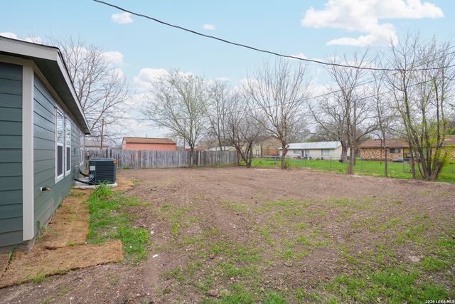 1143 Magnolia, Seguin, TX 78155