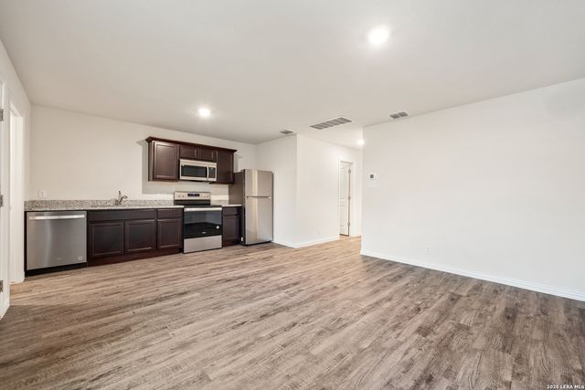 1143 Magnolia, Seguin, TX 78155
