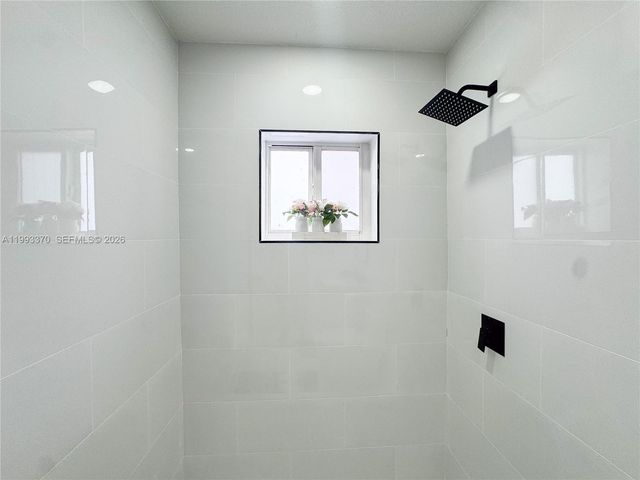 1822 NW 66th St, Miami, FL 33147