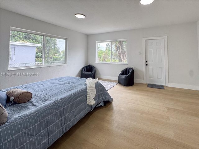 1822 NW 66th St, Miami, FL 33147