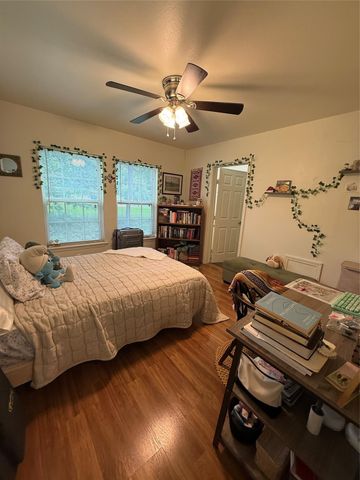 1011 10th Street, Huntsville, TX 77320