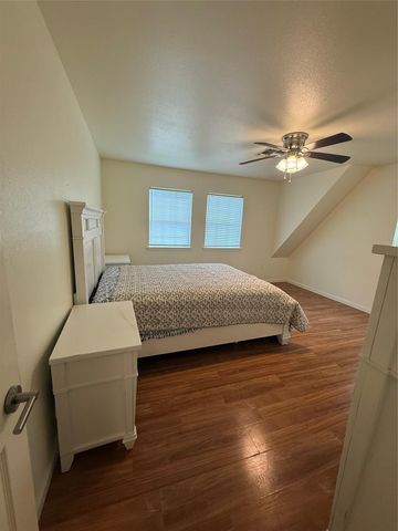 1011 10th Street, Huntsville, TX 77320