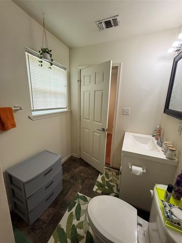 1011 10th Street, Huntsville, TX 77320
