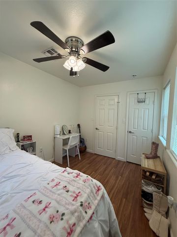 1011 10th Street, Huntsville, TX 77320
