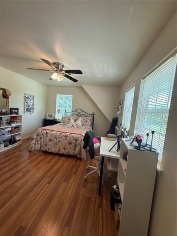 1011 10th Street, Huntsville, TX 77320
