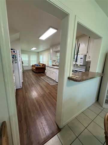 1011 10th Street, Huntsville, TX 77320