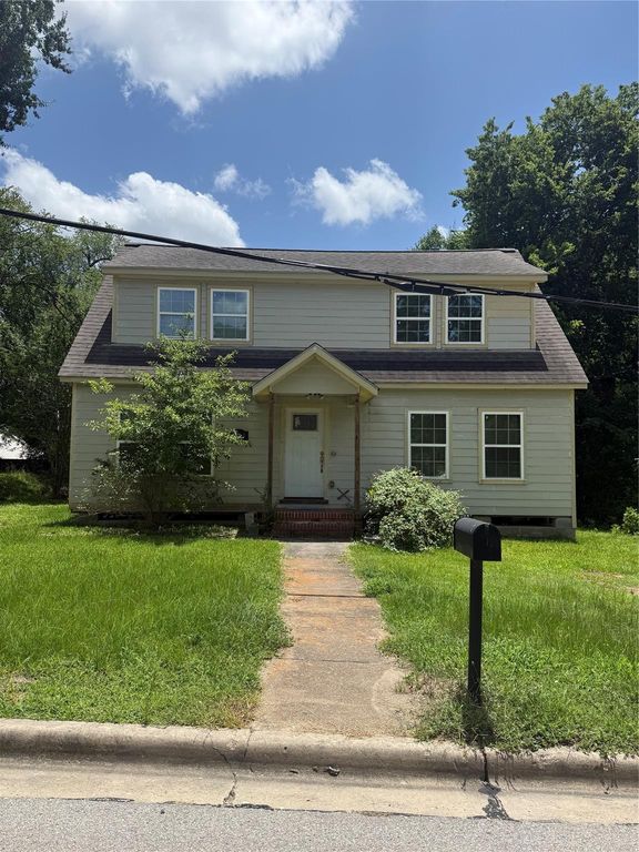 1011 10th Street, Huntsville, TX 77320