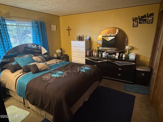 55 W Washington Ave 202, Yakima, WA 98903