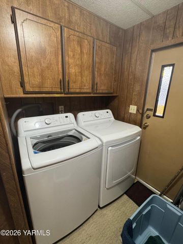 55 W Washington Ave 202, Yakima, WA 98903