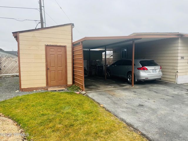 55 W Washington Ave 202, Yakima, WA 98903