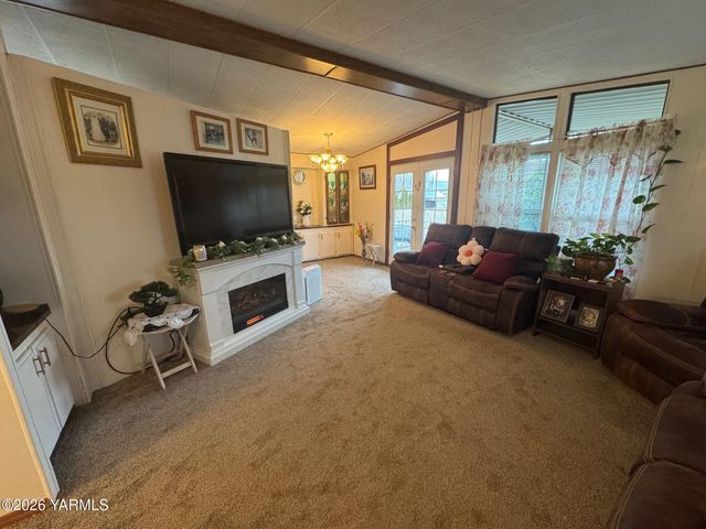 55 W Washington Ave 202, Yakima, WA 98903