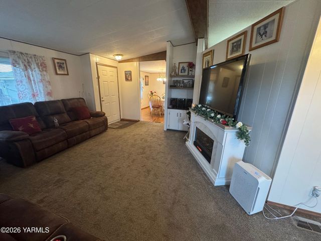 55 W Washington Ave 202, Yakima, WA 98903