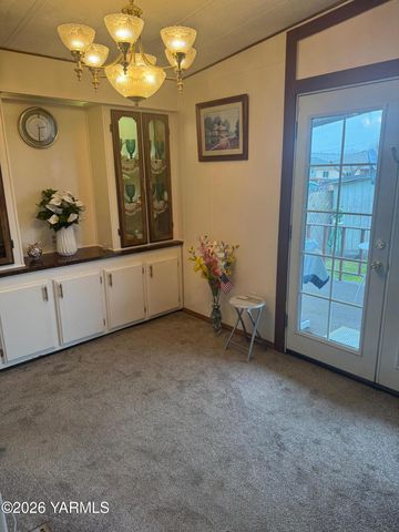 55 W Washington Ave 202, Yakima, WA 98903