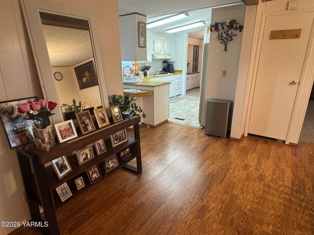 55 W Washington Ave 202, Yakima, WA 98903