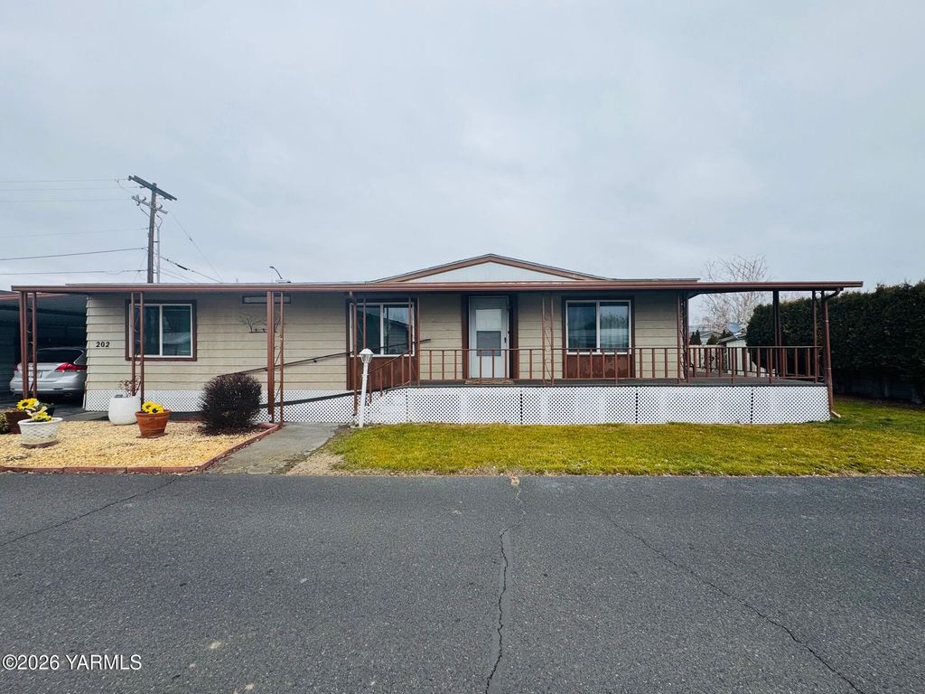 55 W Washington Ave 202, Yakima, WA 98903