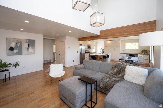 1156 CIRCLE VIEW DR, Logan, UT 84341