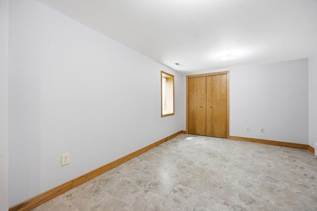 618 6th Street S, Moorhead, MN 56560