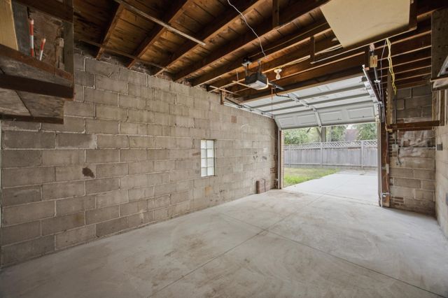 618 6th Street S, Moorhead, MN 56560