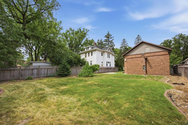 618 6th Street S, Moorhead, MN 56560
