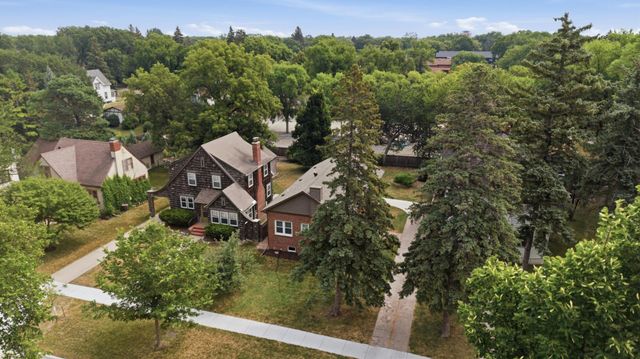 618 6th Street S, Moorhead, MN 56560