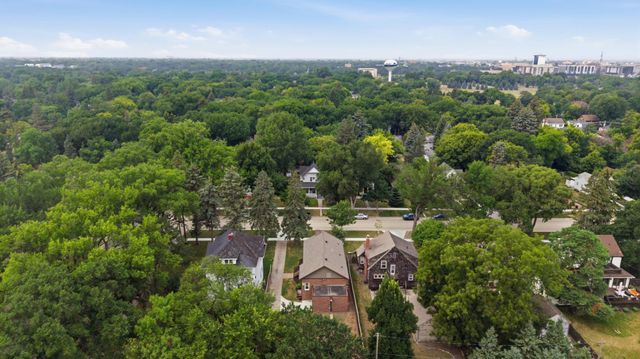 618 6th Street S, Moorhead, MN 56560