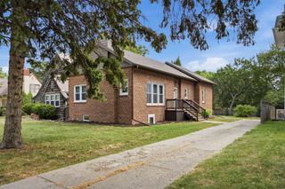 618 6th Street S, Moorhead, MN 56560