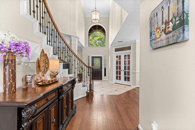 27 E Artist Grove Circle, The Woodlands, TX 77382