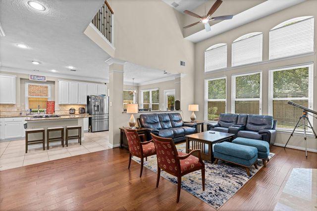 27 E Artist Grove Circle, The Woodlands, TX 77382