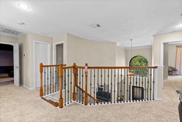 27 E Artist Grove Circle, The Woodlands, TX 77382