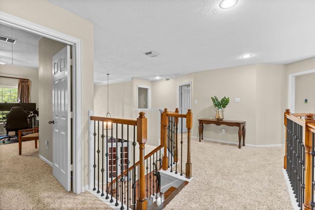 27 E Artist Grove Circle, The Woodlands, TX 77382