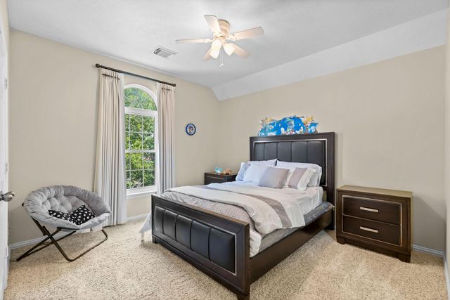 27 E Artist Grove Circle, The Woodlands, TX 77382