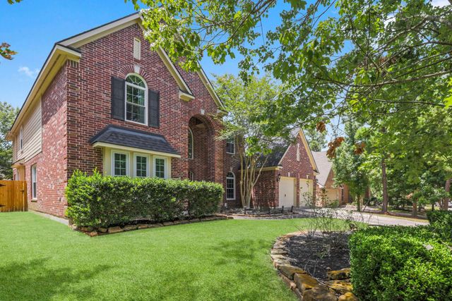 27 E Artist Grove Circle, The Woodlands, TX 77382